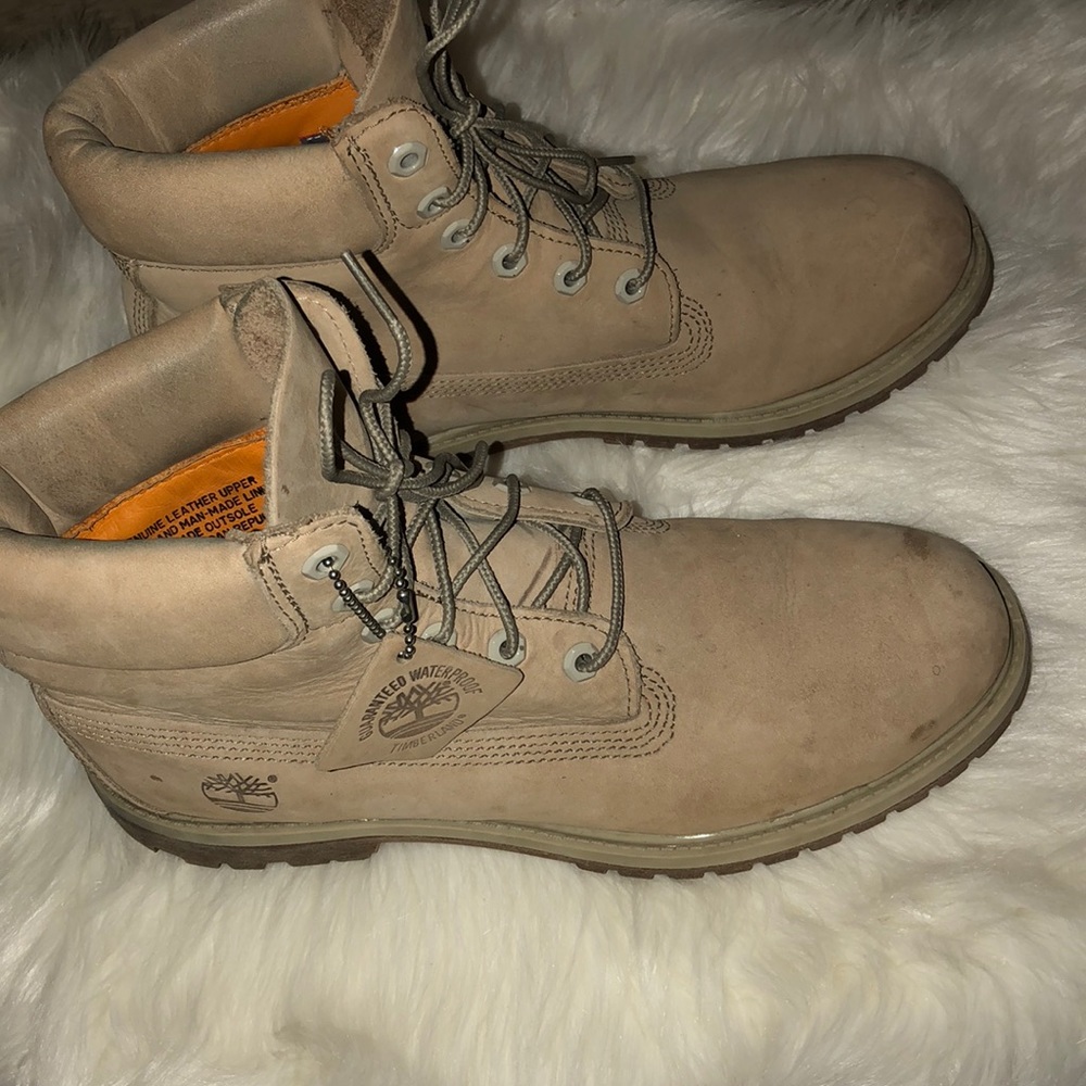 Women’s timberland boots sand color size 10